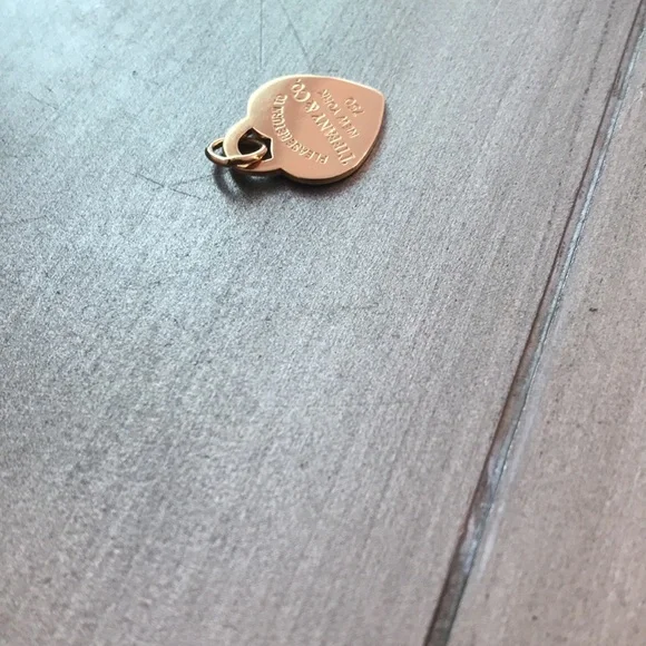 18K Yellow Gold Return to Tiffany Charm (small) - Picture 4 of 4